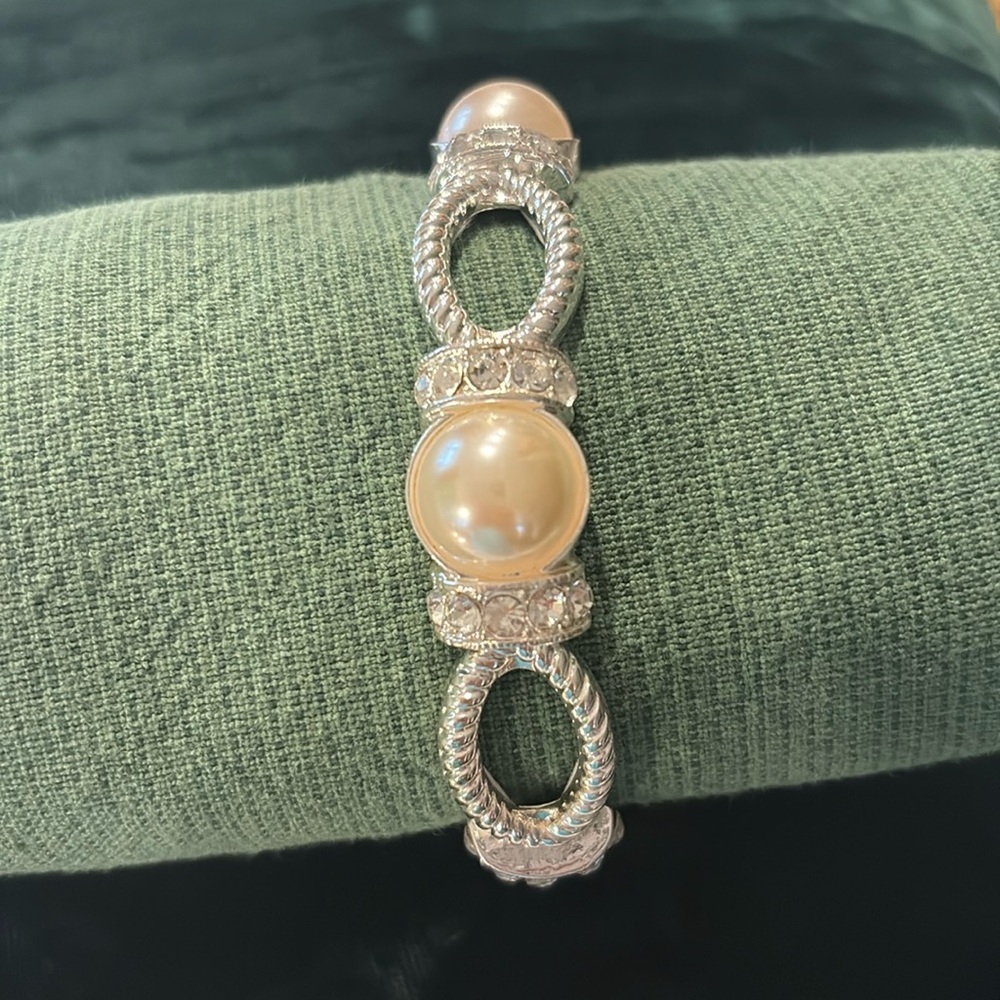 Silver & Pearl Stretch Bracelet with faux diamond accents
